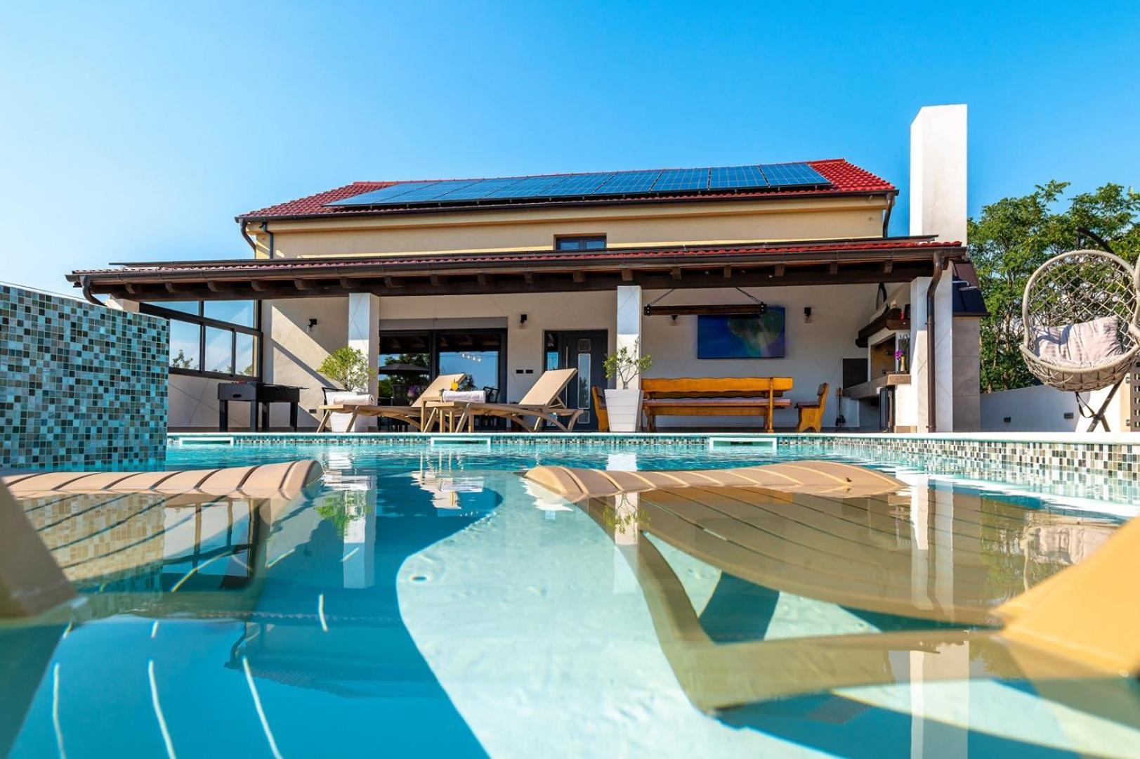 New! Luxury Villa Meden Dol With Heated Pool, Hot-Tub, 2 Saunas スクラーディン エクステリア 写真