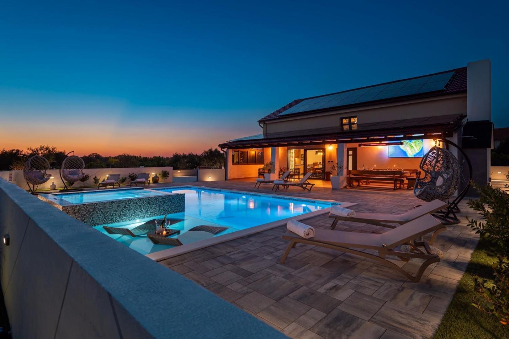 New! Luxury Villa Meden Dol With Heated Pool, Hot-Tub, 2 Saunas スクラーディン エクステリア 写真